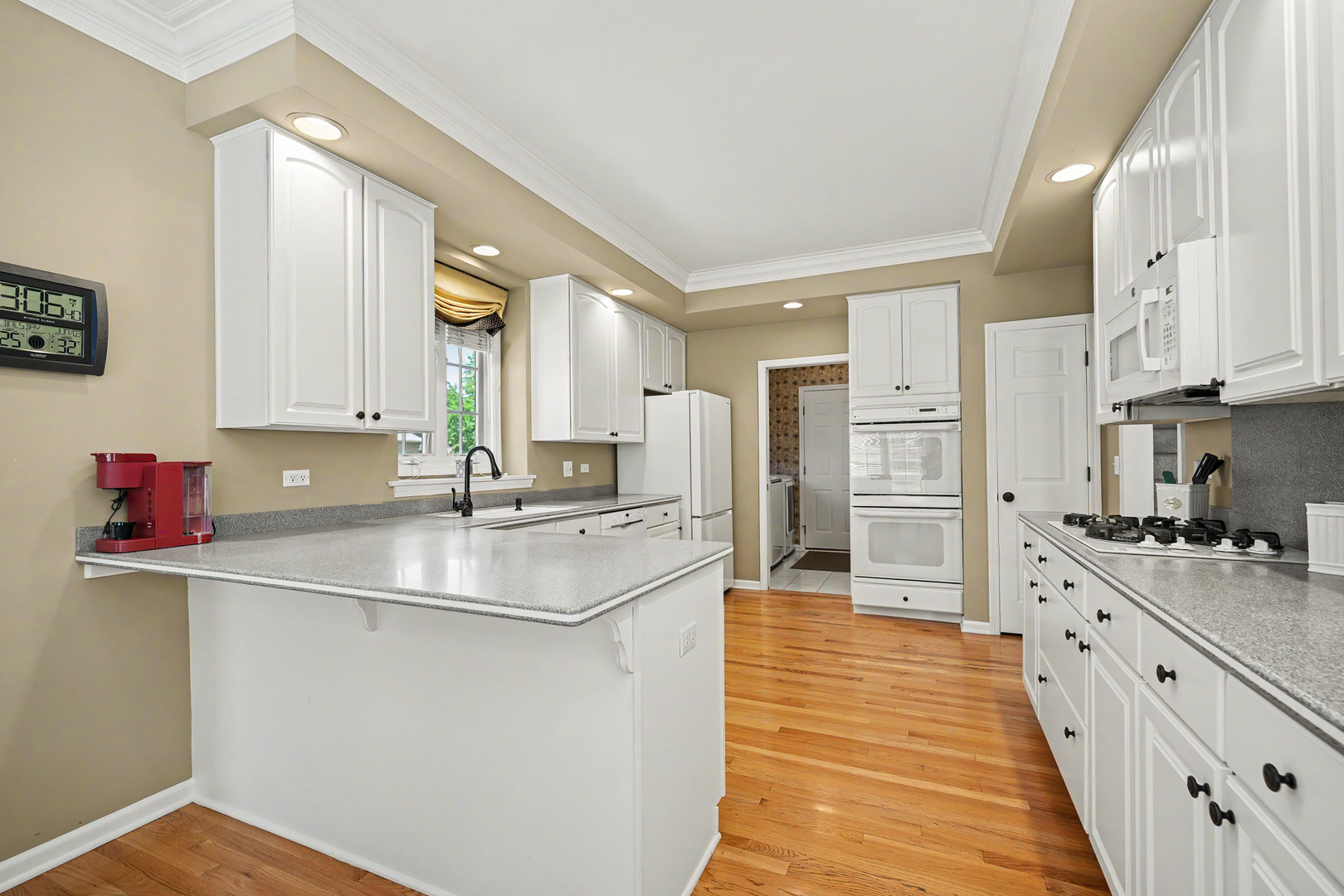 994 Chadwick Court, Aurora, IL 60502