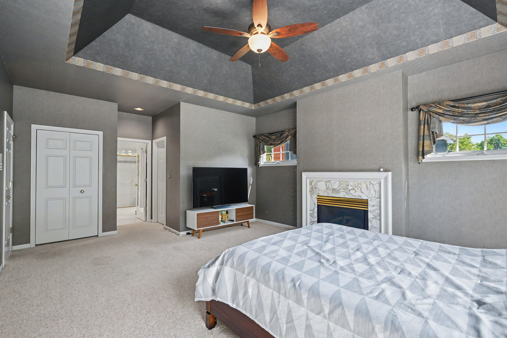 994 Chadwick Court, Aurora, IL 60502