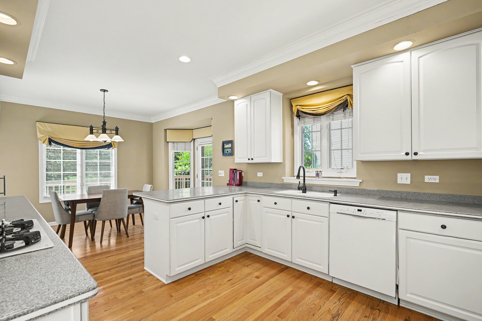 994 Chadwick Court, Aurora, IL 60502