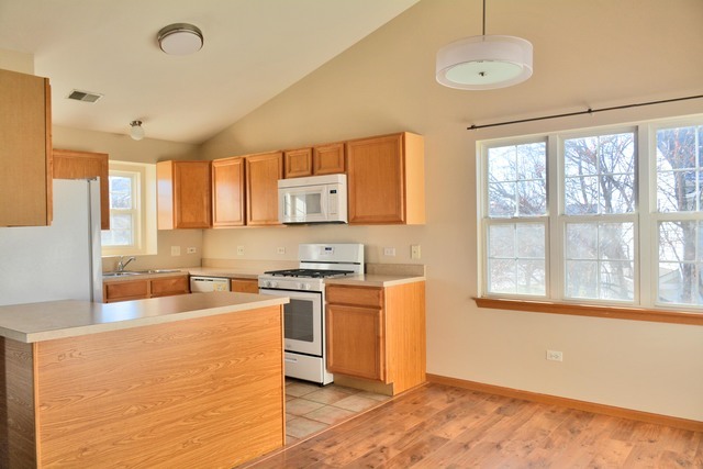2527 Sheehan Drive #202, Naperville, IL 60564