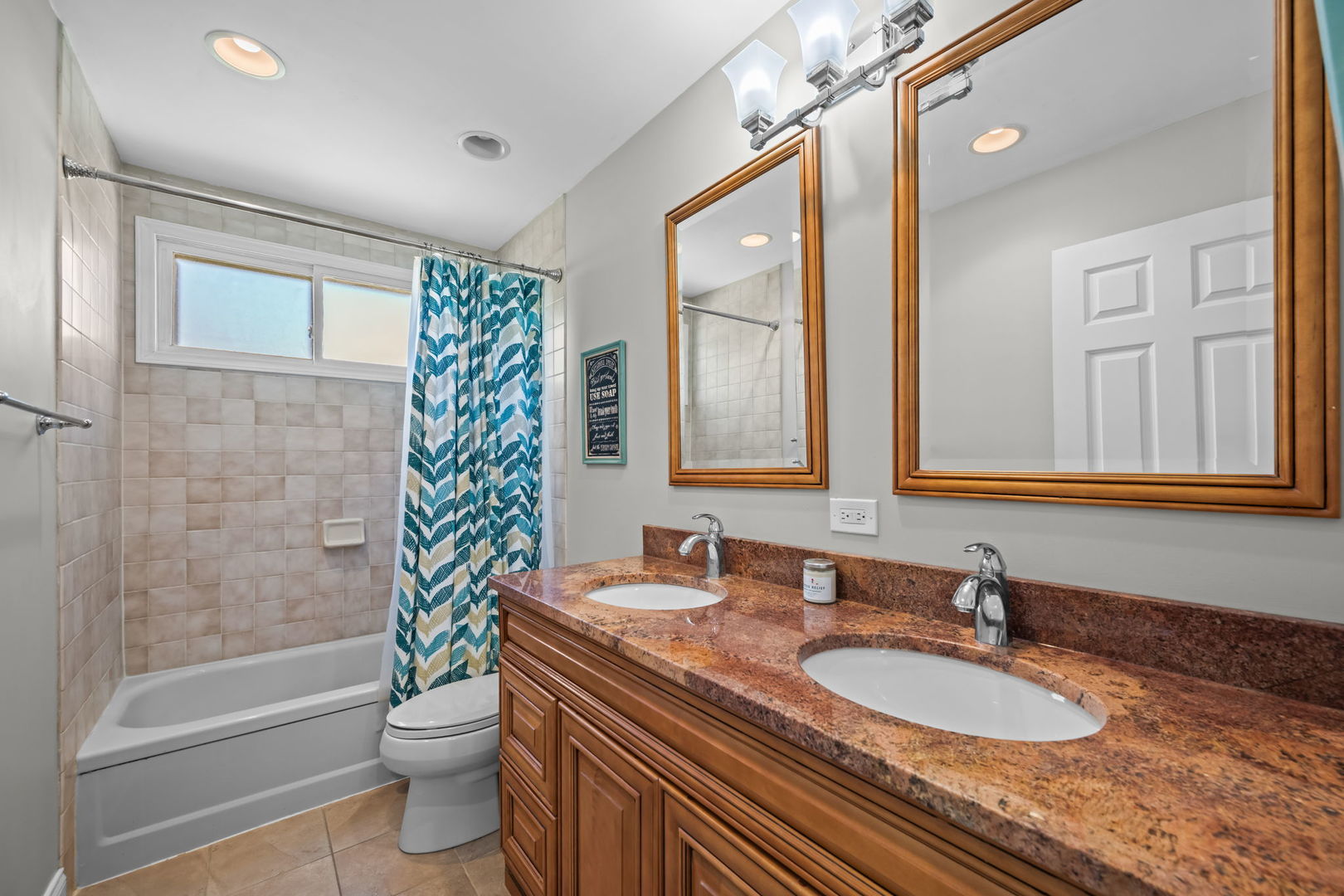515 W Tanglewood Drive, Arlington Heights, IL 60004