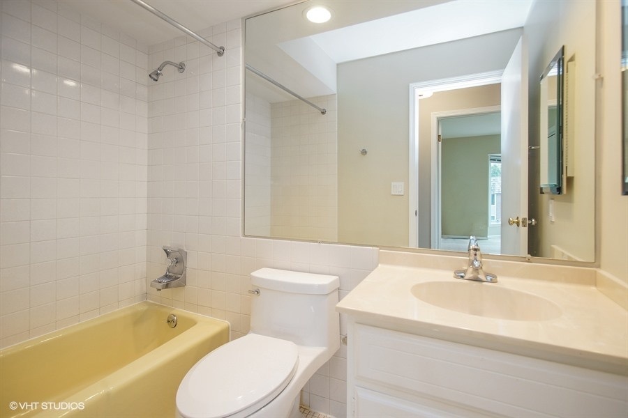 201 THAMES Parkway #3F, Park Ridge, IL 60068