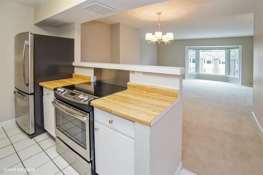 201 THAMES Parkway #3F, Park Ridge, IL 60068