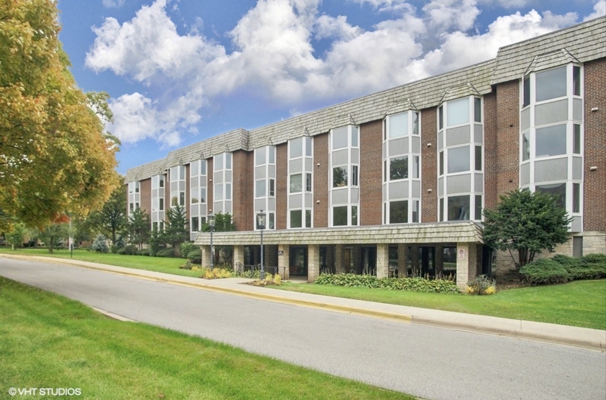 201 THAMES Parkway #3F, Park Ridge, IL 60068