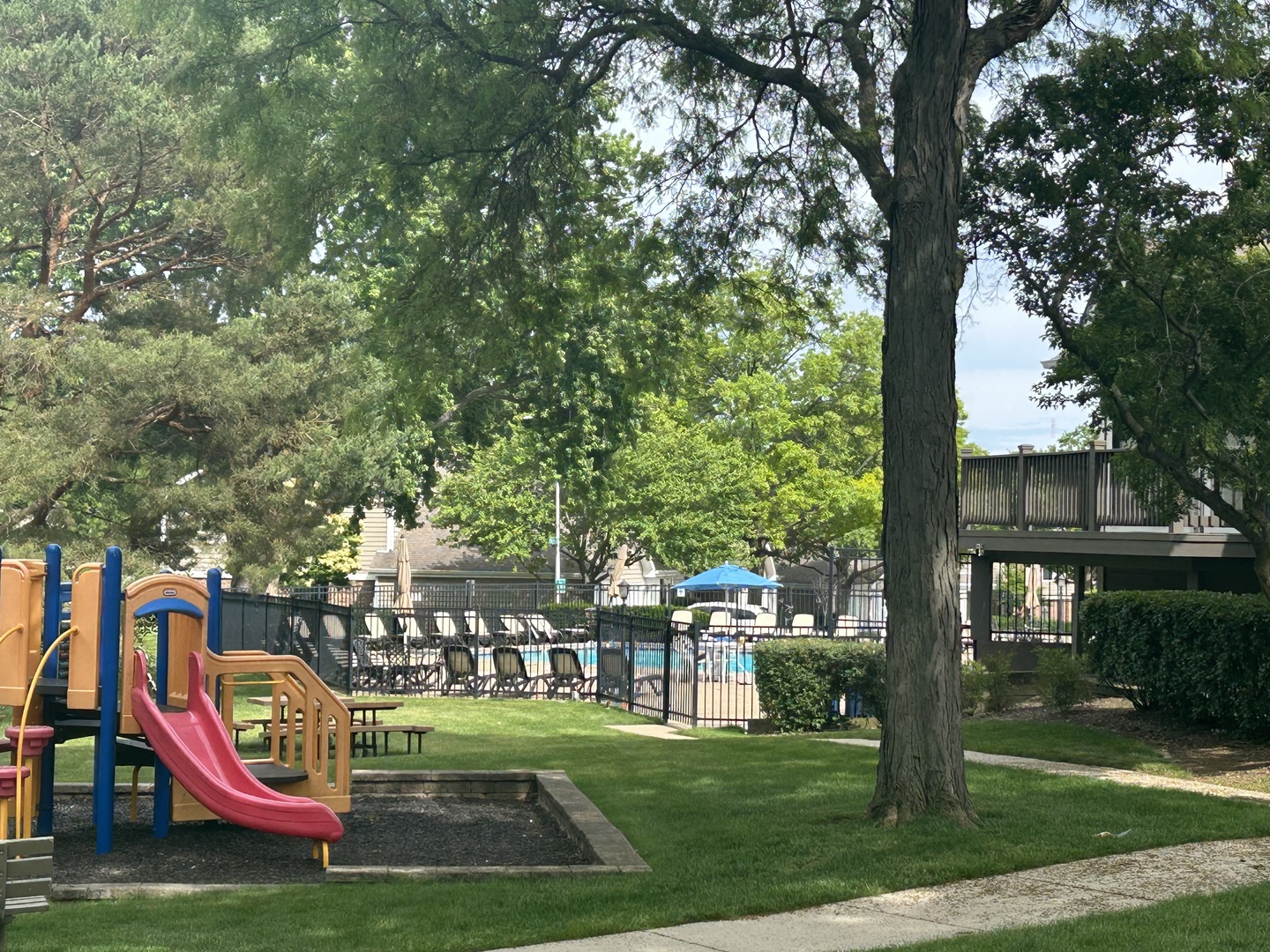 93 Lambert Drive #C2, Schaumburg, IL 60193