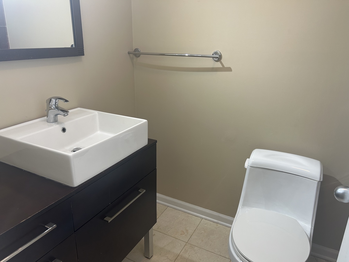 93 Lambert Drive #C2, Schaumburg, IL 60193