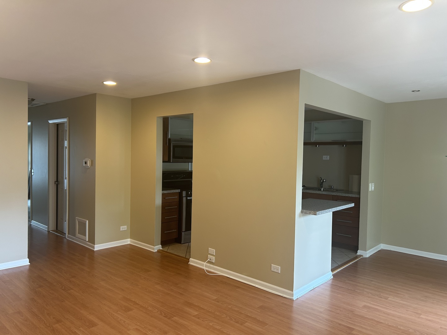 93 Lambert Drive #C2, Schaumburg, IL 60193