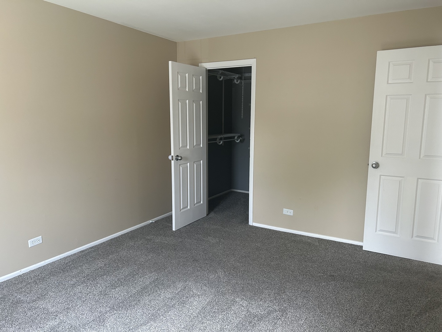 93 Lambert Drive #C2, Schaumburg, IL 60193