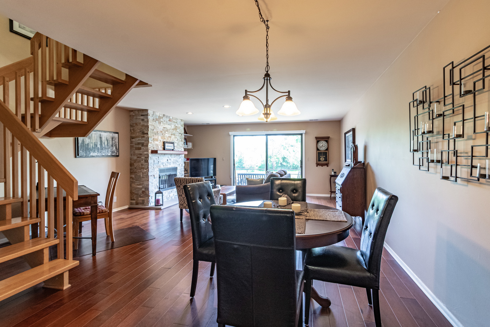 1071 Deerfield Place, Highland Park, IL 60035