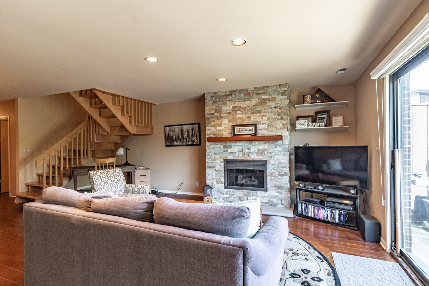 1071 Deerfield Place, Highland Park, IL 60035