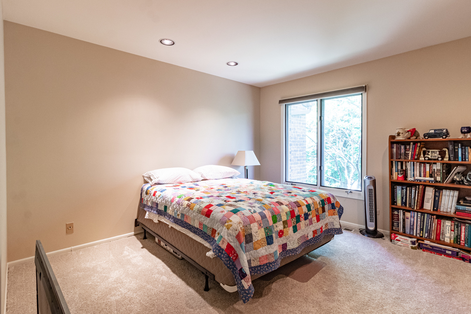 1071 Deerfield Place, Highland Park, IL 60035