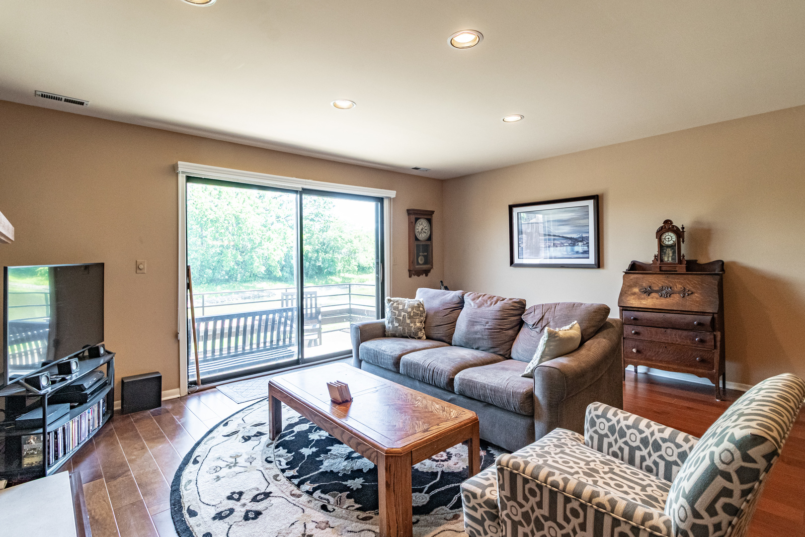 1071 Deerfield Place, Highland Park, IL 60035