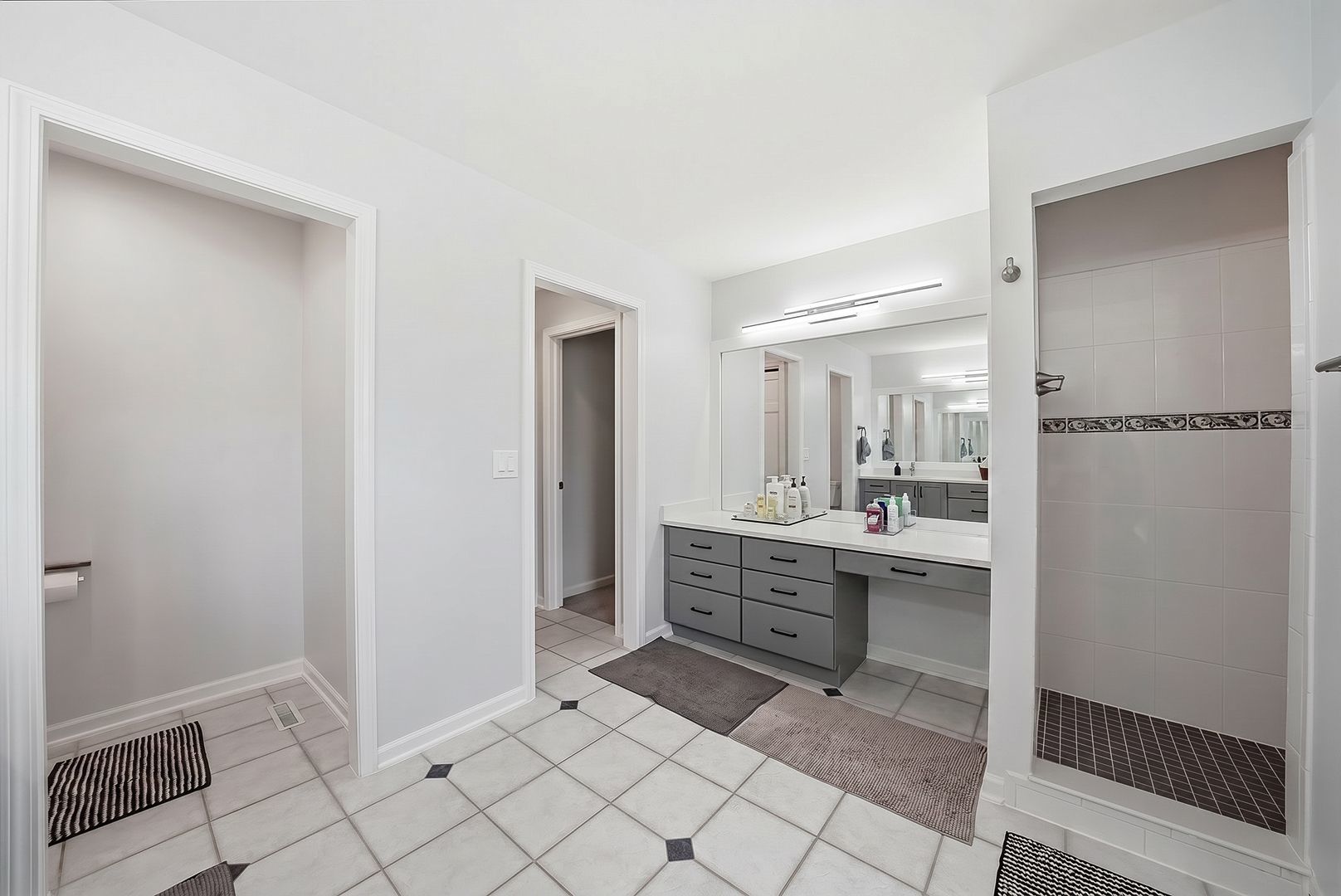 22W133 GLENRISE Court, Glen Ellyn, IL 60137