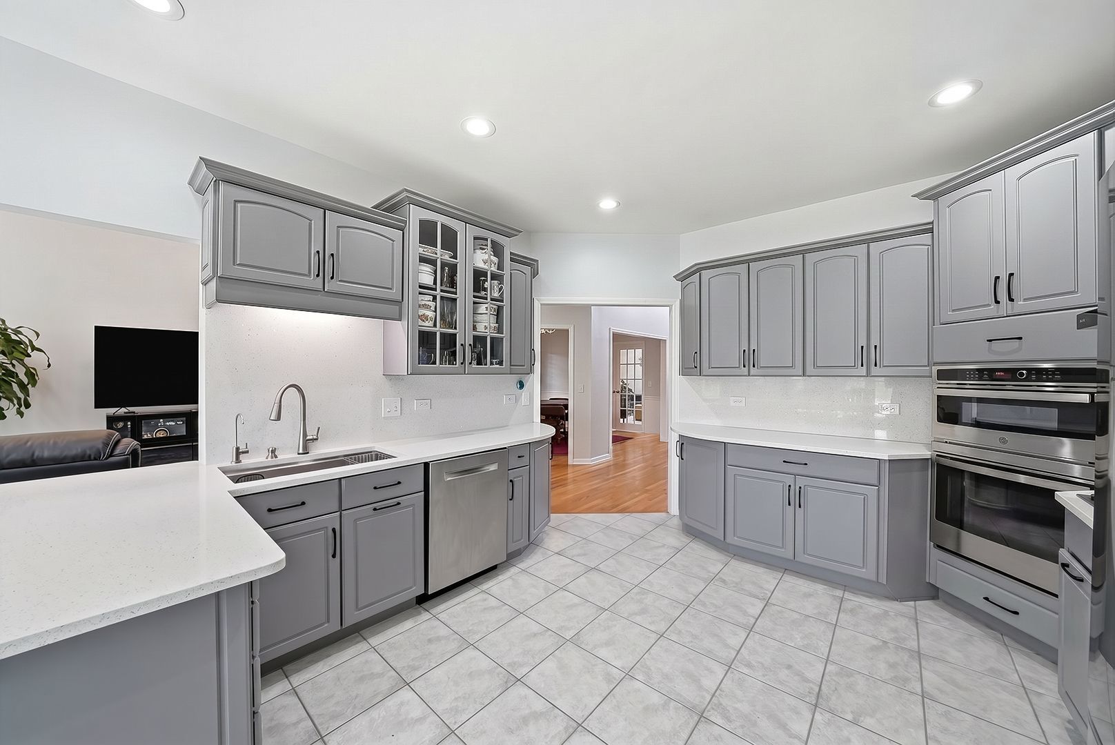 22W133 GLENRISE Court, Glen Ellyn, IL 60137