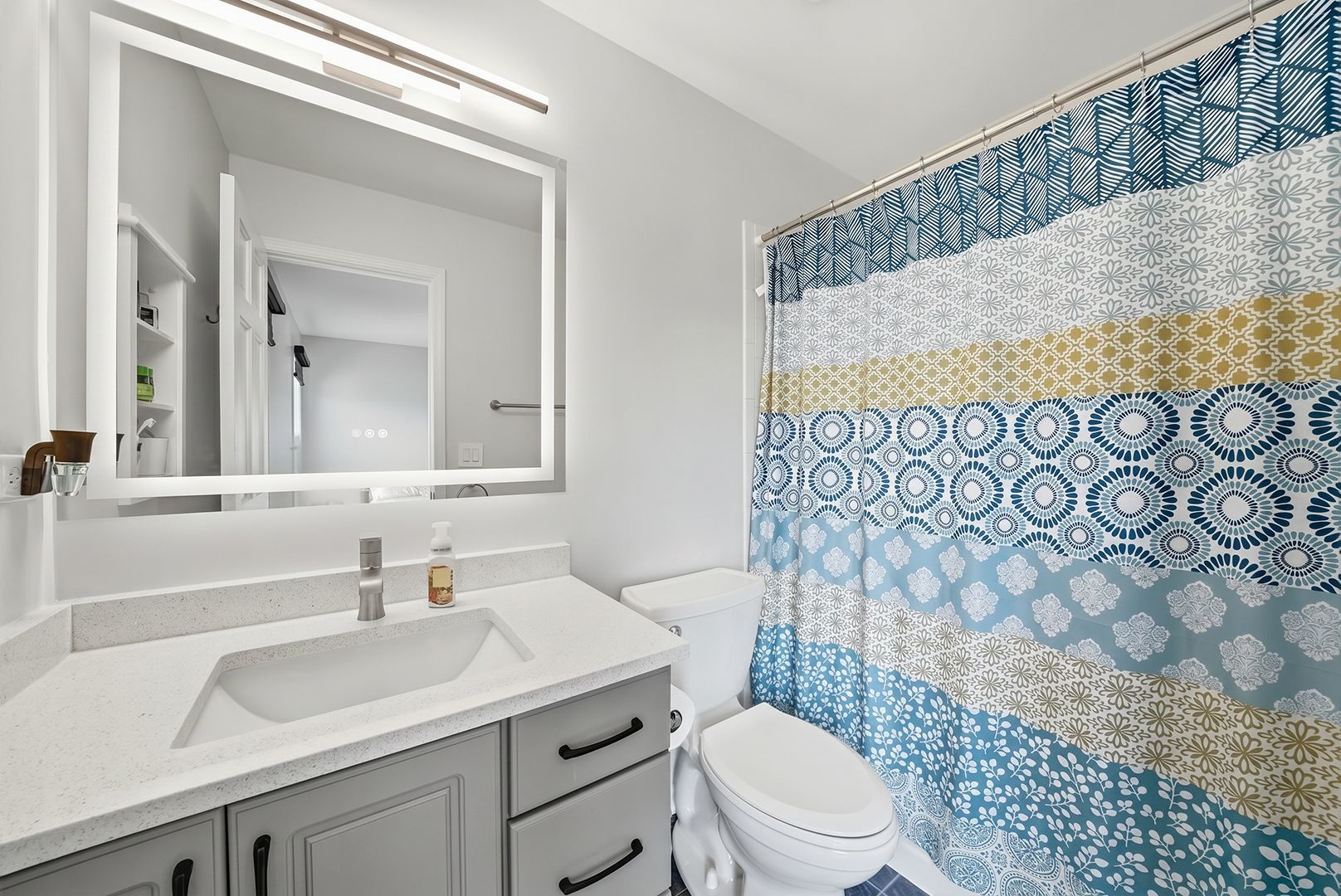 22W133 GLENRISE Court, Glen Ellyn, IL 60137