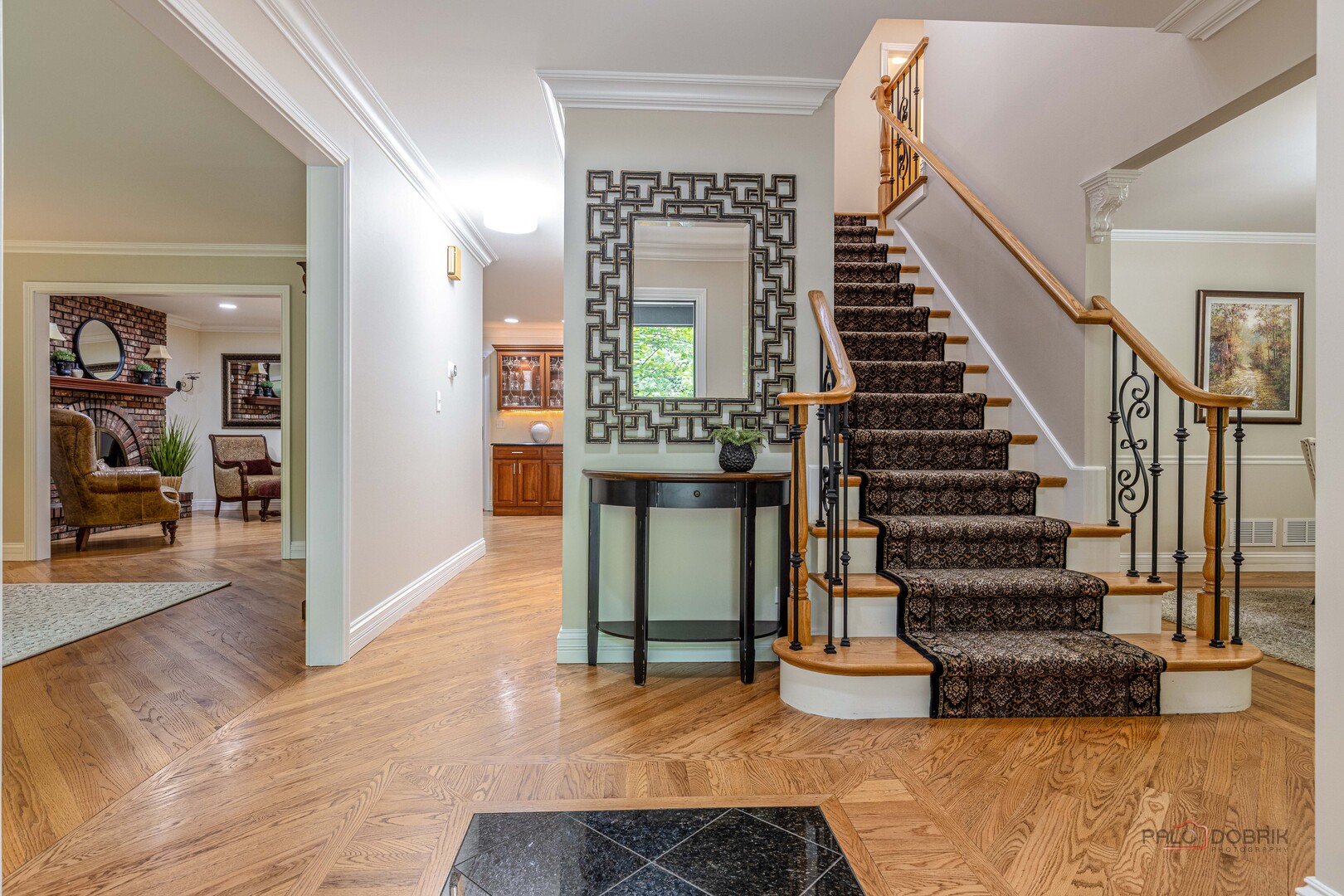 28588 N Tanglewood Court, Libertyville, IL 60048