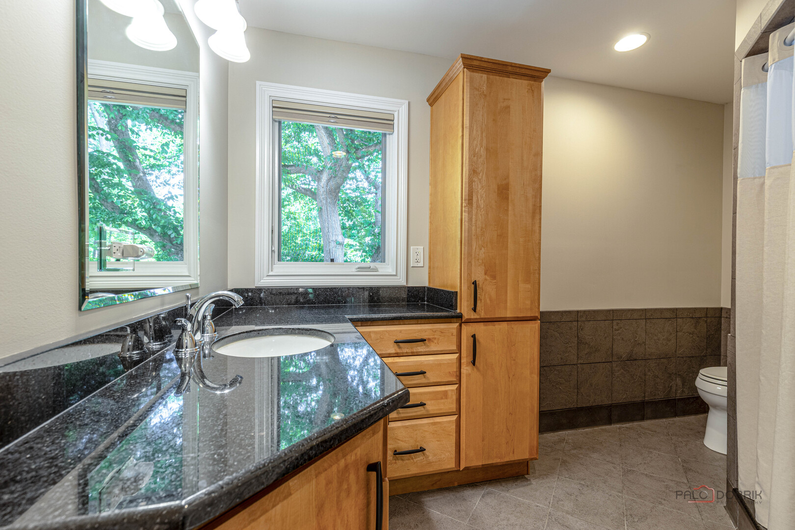 28588 N Tanglewood Court, Libertyville, IL 60048