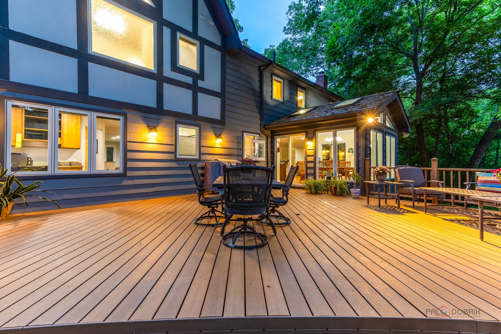 28588 N Tanglewood Court, Libertyville, IL 60048