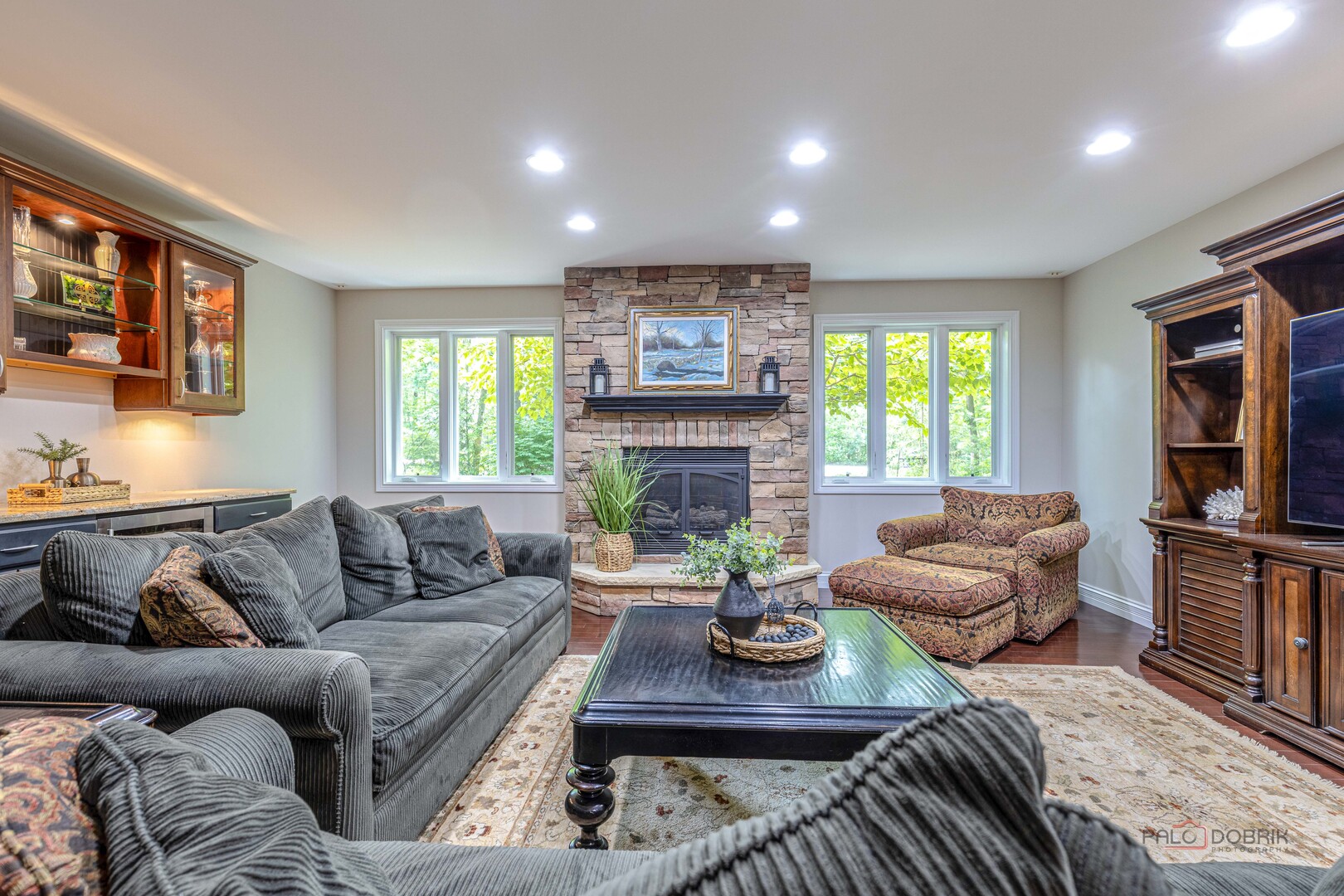 28588 N Tanglewood Court, Libertyville, IL 60048