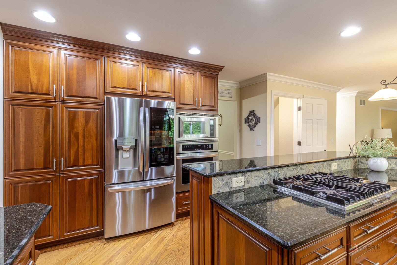 28588 N Tanglewood Court, Libertyville, IL 60048