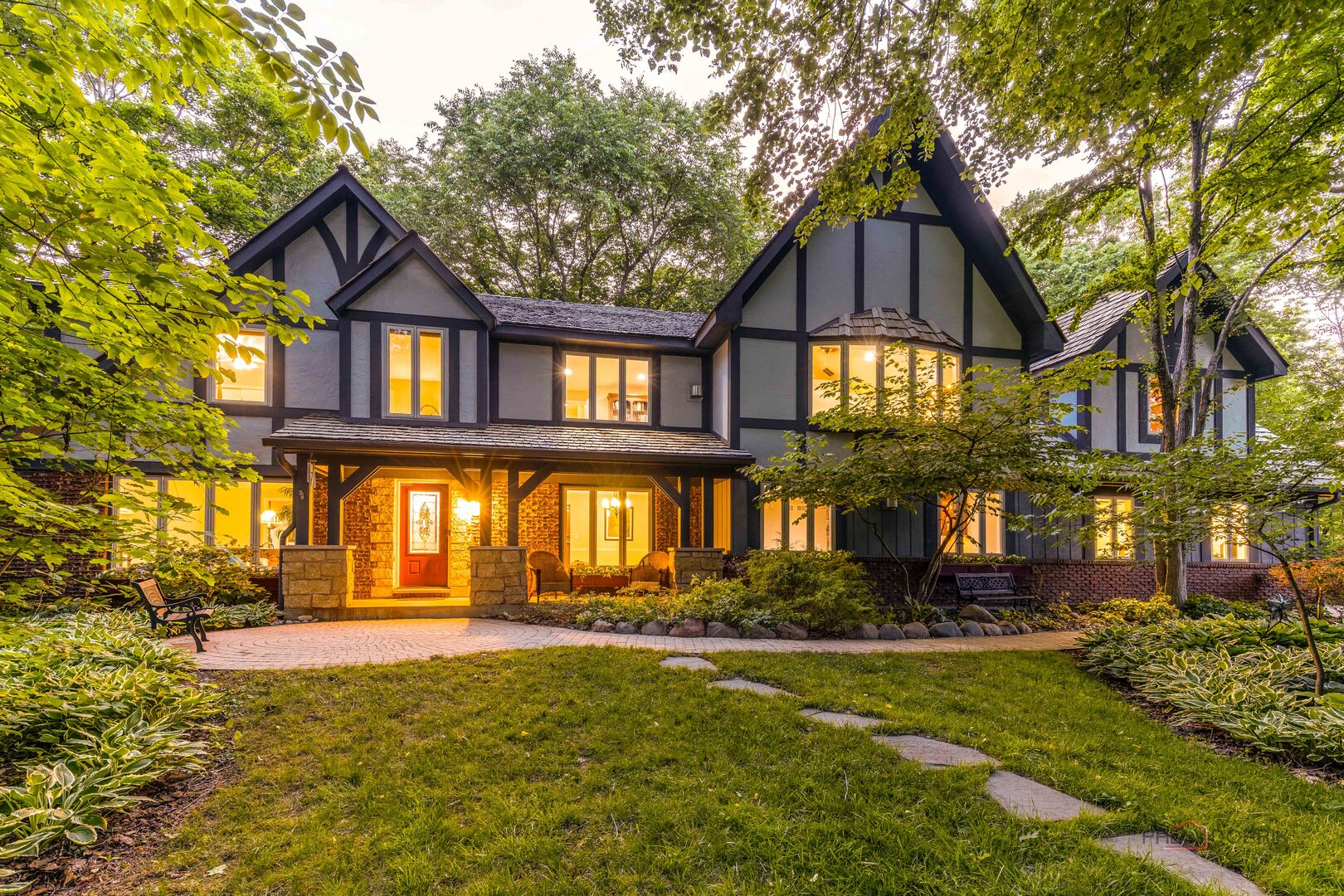 28588 N Tanglewood Court, Libertyville, IL 60048