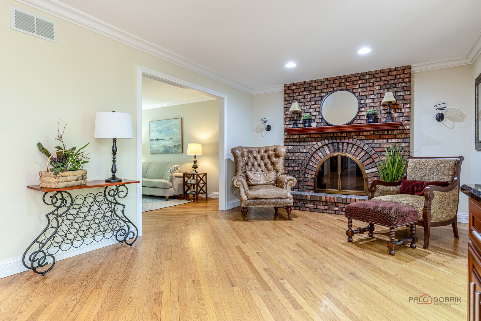 28588 N Tanglewood Court, Libertyville, IL 60048