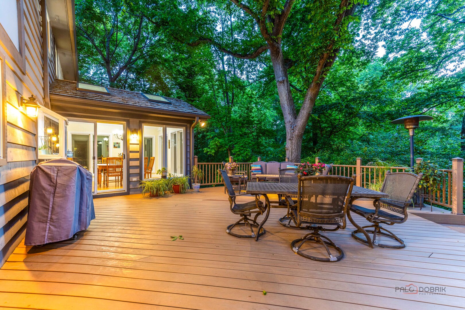 28588 N Tanglewood Court, Libertyville, IL 60048