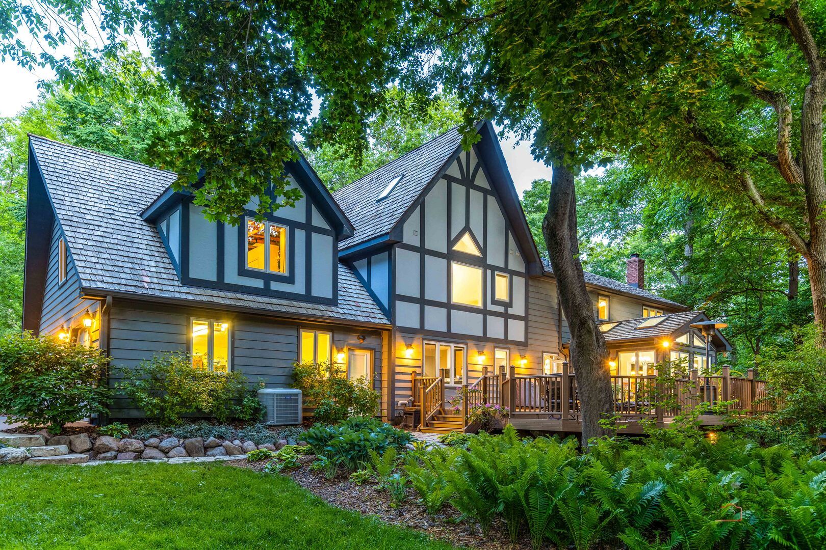 28588 N Tanglewood Court, Libertyville, IL 60048