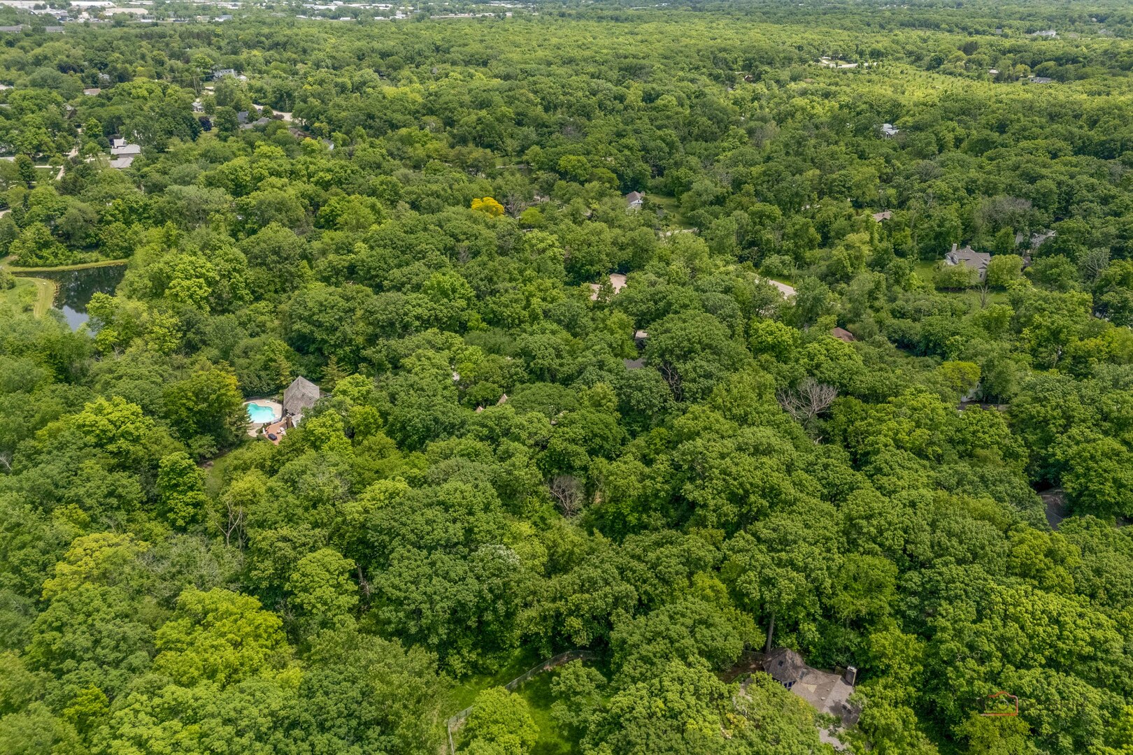 28588 N Tanglewood Court, Libertyville, IL 60048