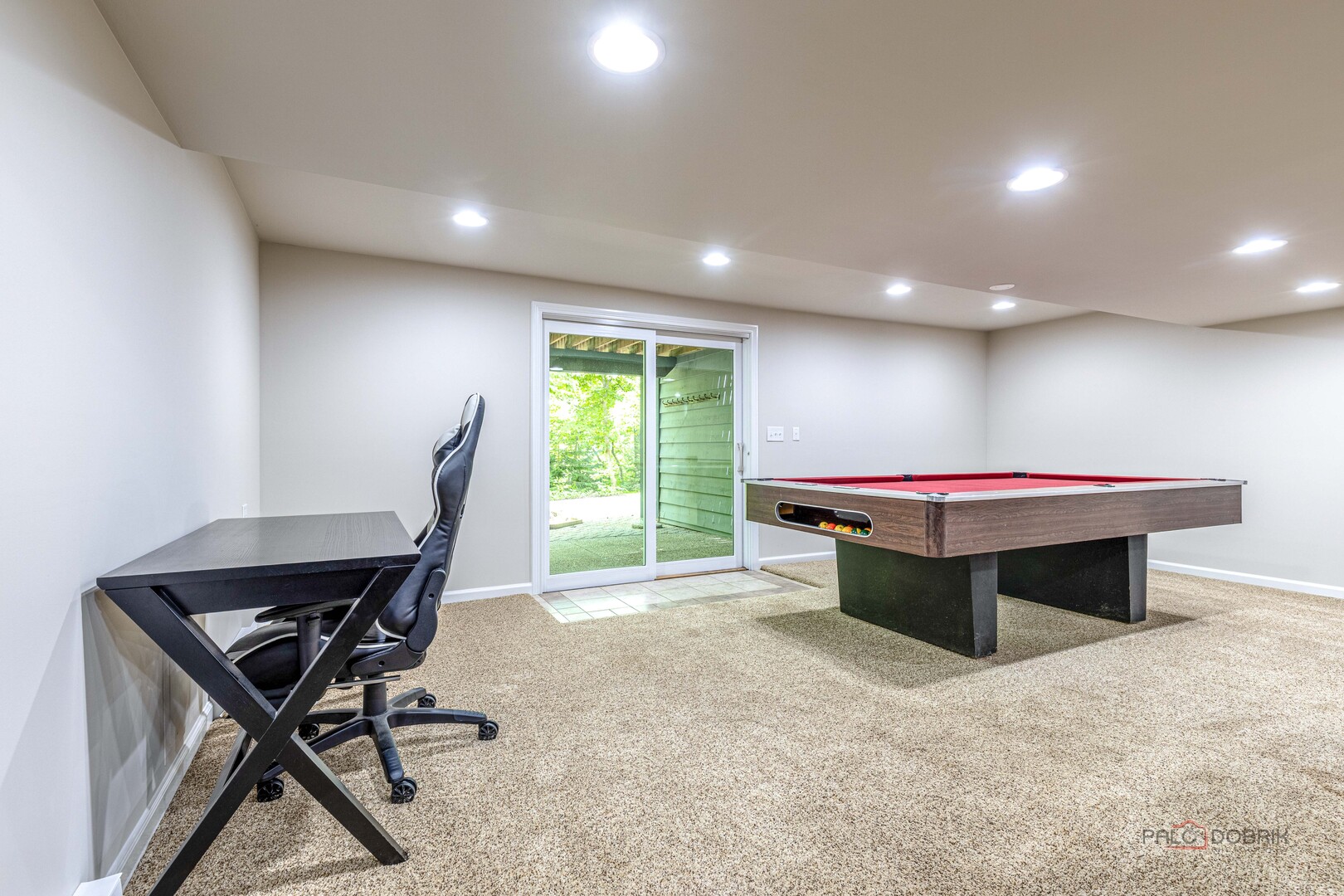 28588 N Tanglewood Court, Libertyville, IL 60048