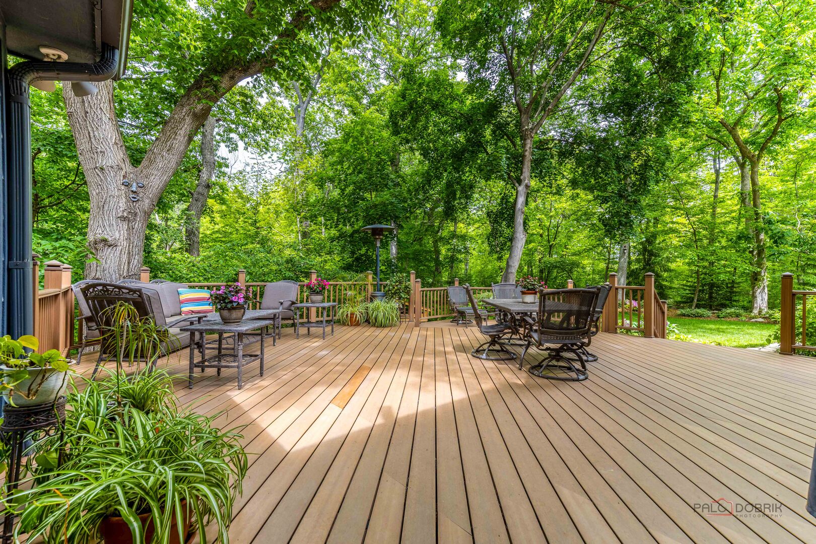 28588 N Tanglewood Court, Libertyville, IL 60048