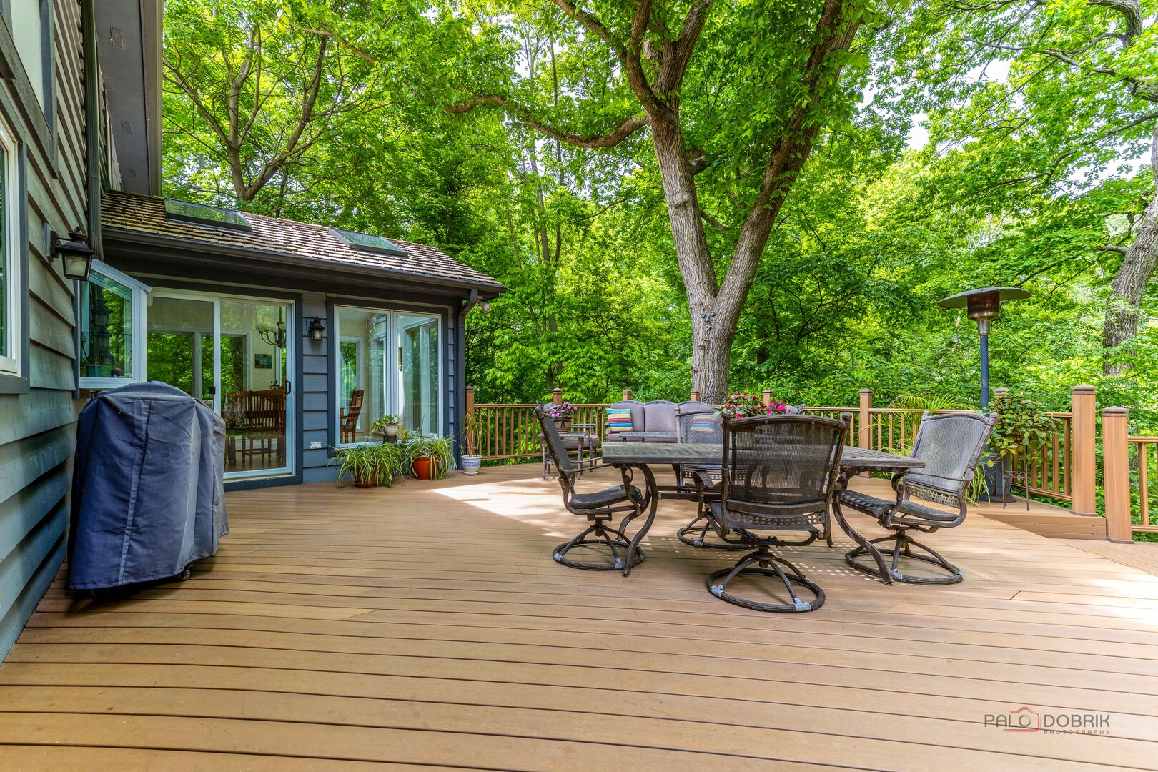 28588 N Tanglewood Court, Libertyville, IL 60048
