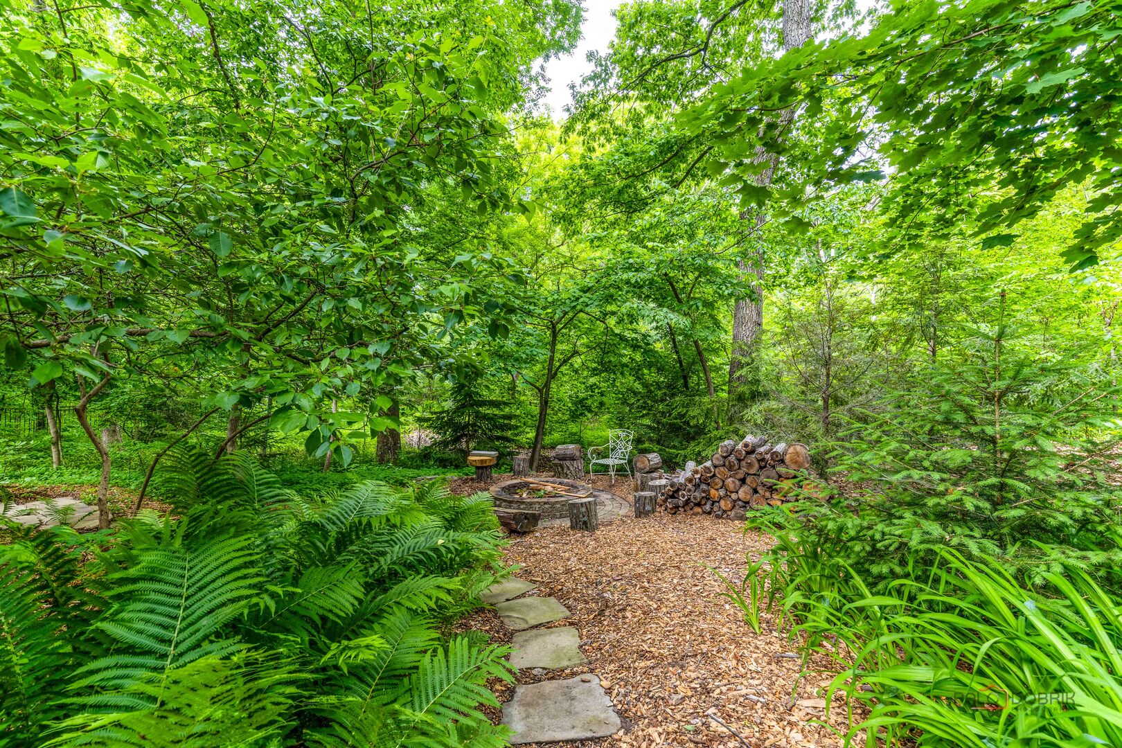 28588 N Tanglewood Court, Libertyville, IL 60048