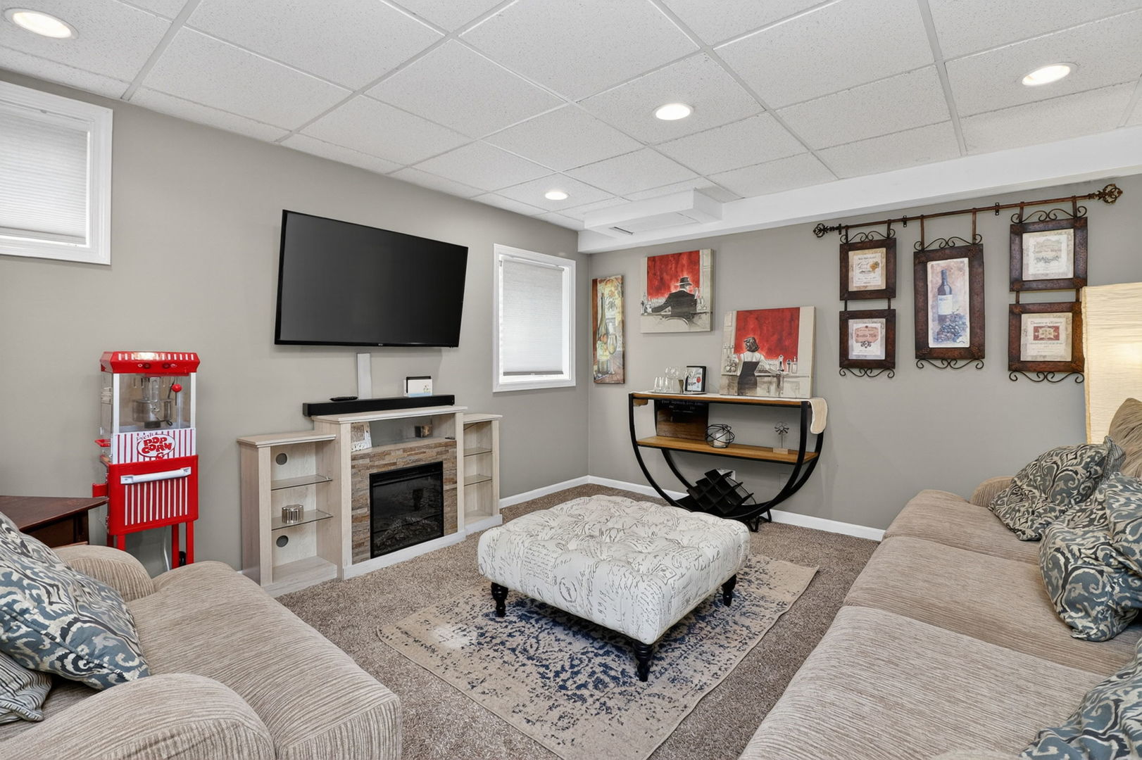 3743 Caine Drive, Naperville, IL 60564