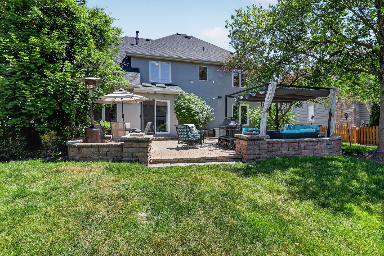 3743 Caine Drive, Naperville, IL 60564