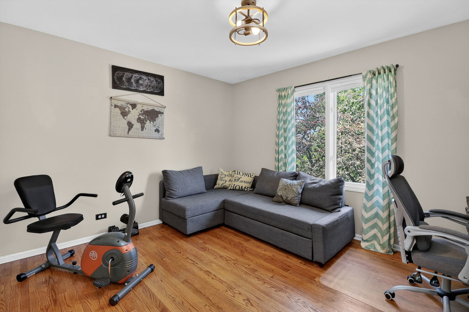 3743 Caine Drive, Naperville, IL 60564
