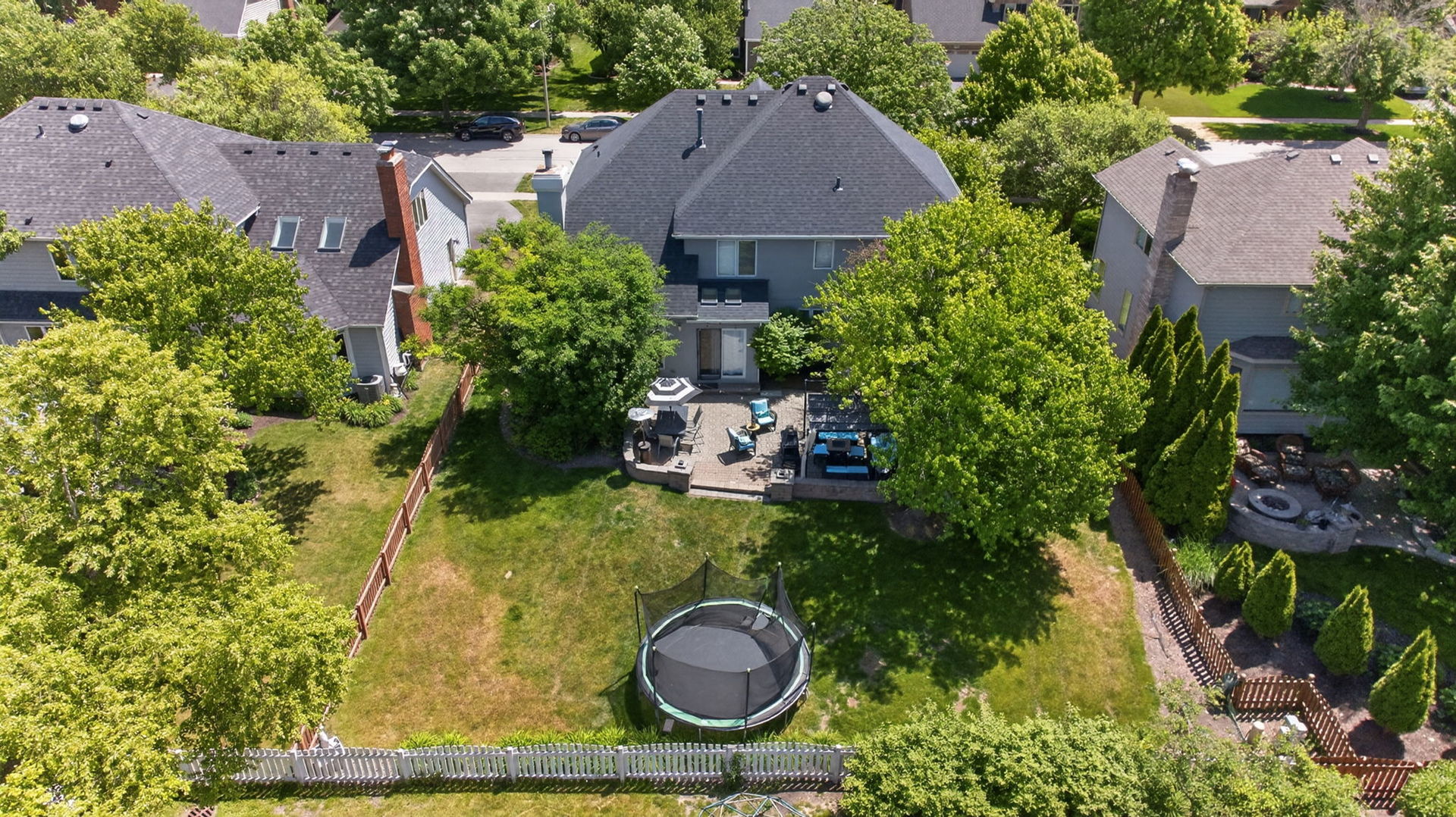 3743 Caine Drive, Naperville, IL 60564