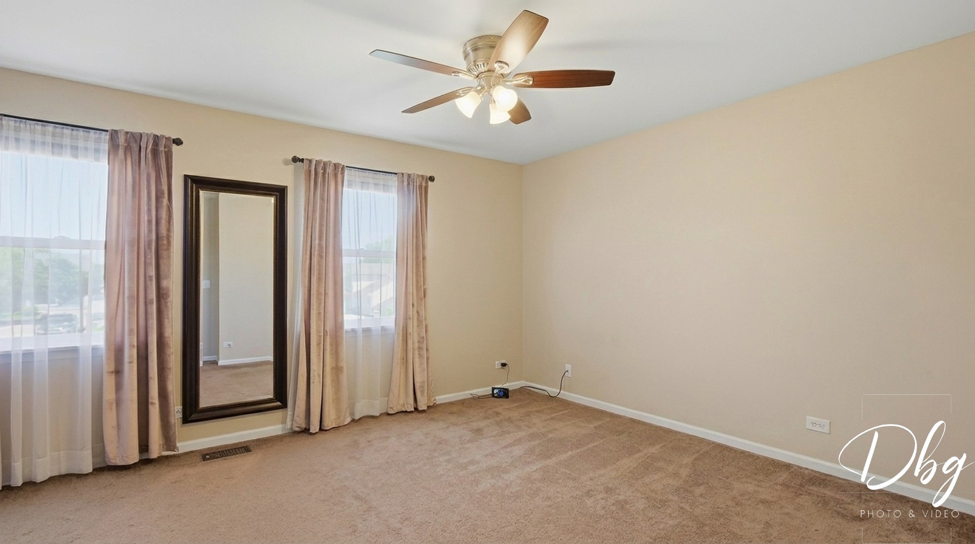 319 E Camden Lane, Round Lake Beach, IL 60073
