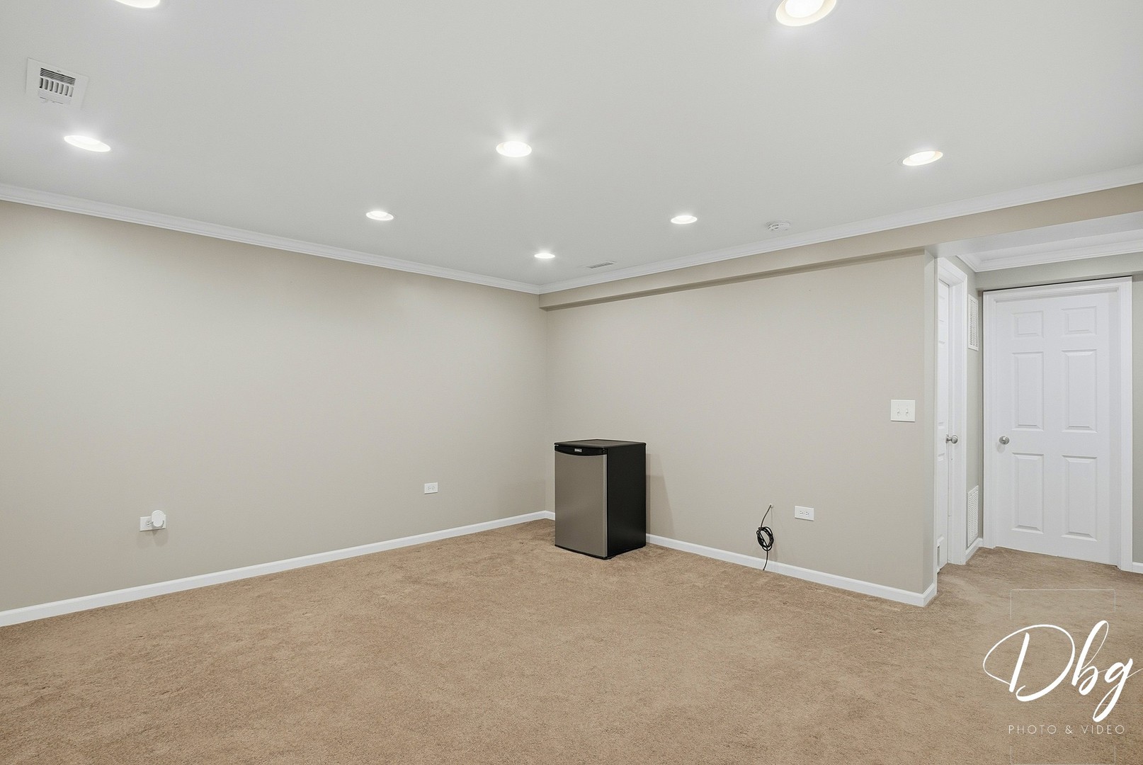 319 E Camden Lane, Round Lake Beach, IL 60073