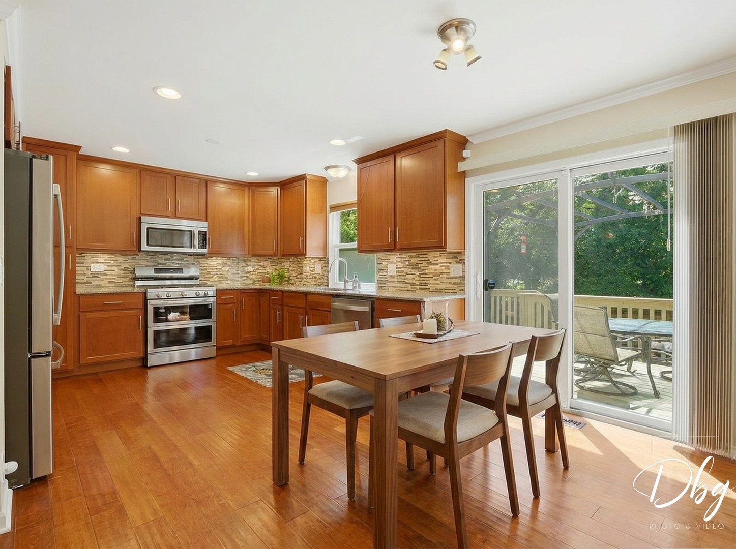 319 E Camden Lane, Round Lake Beach, IL 60073