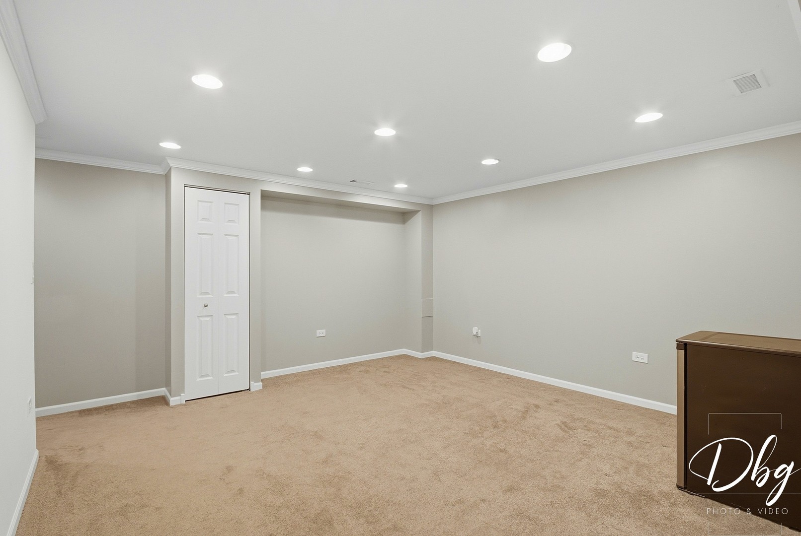 319 E Camden Lane, Round Lake Beach, IL 60073