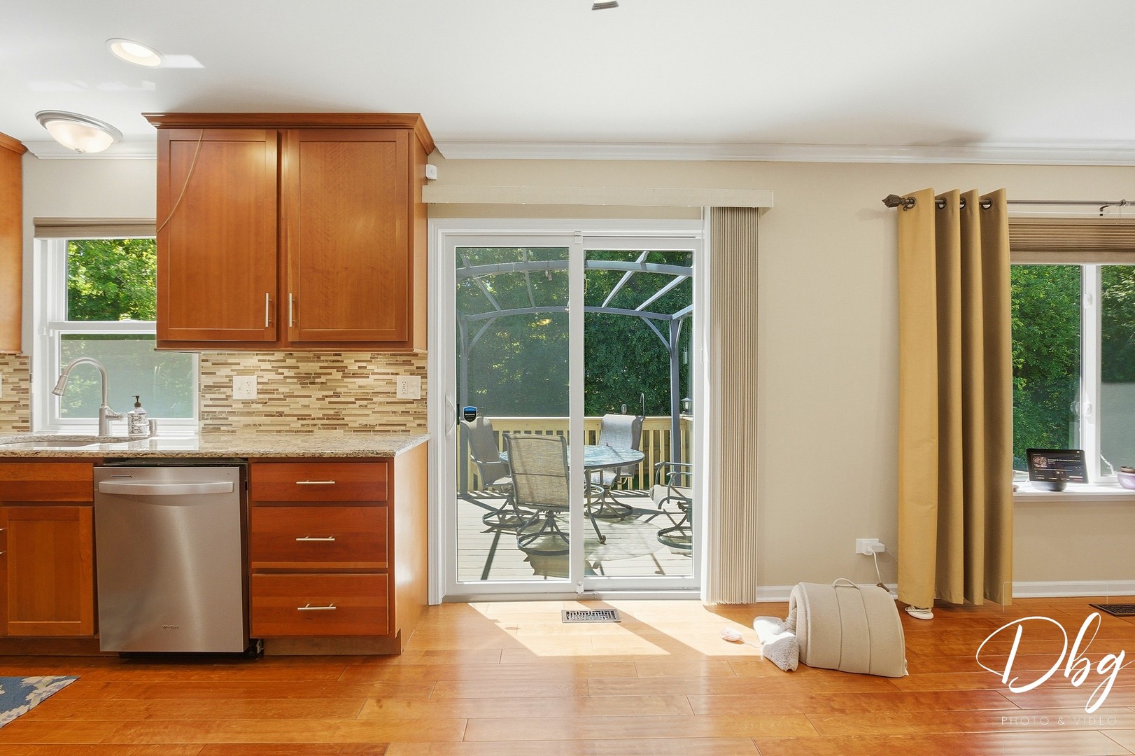319 E Camden Lane, Round Lake Beach, IL 60073