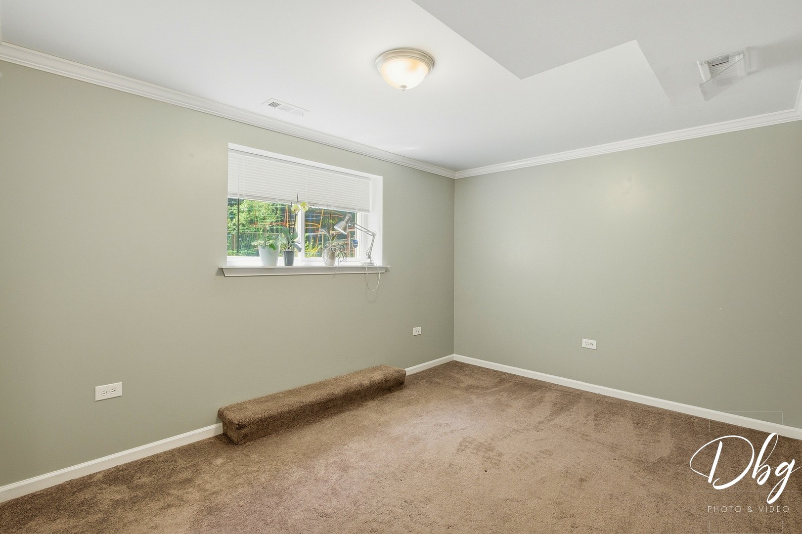 319 E Camden Lane, Round Lake Beach, IL 60073