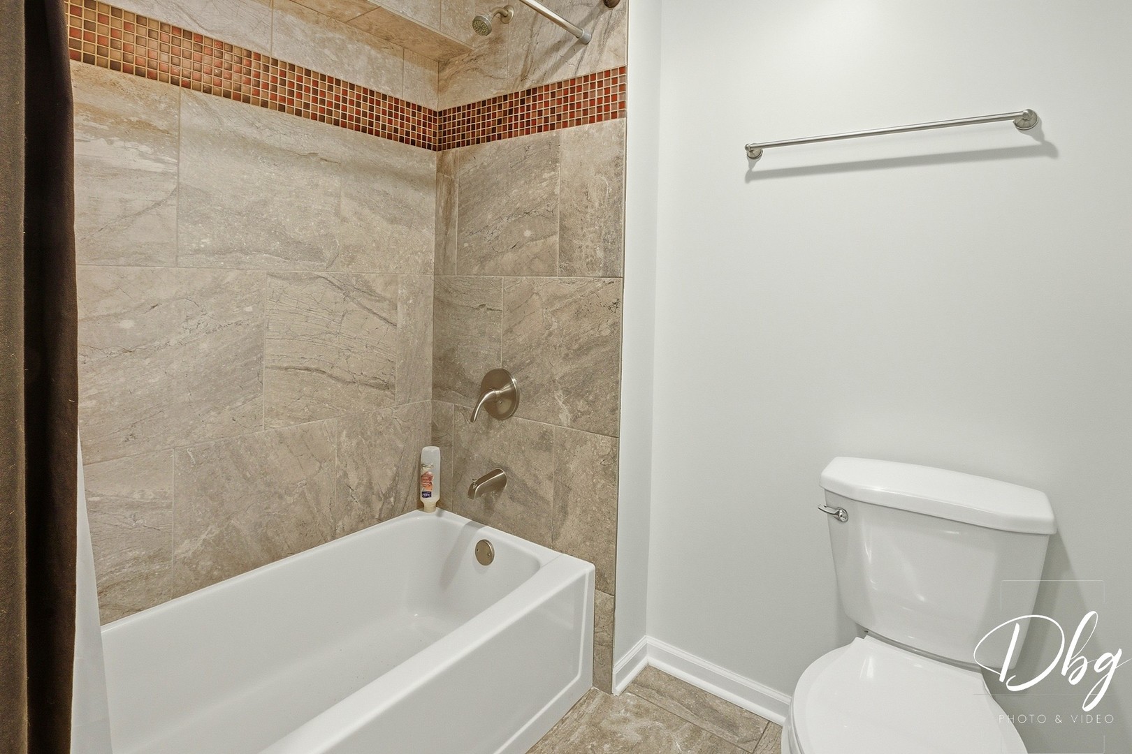 319 E Camden Lane, Round Lake Beach, IL 60073