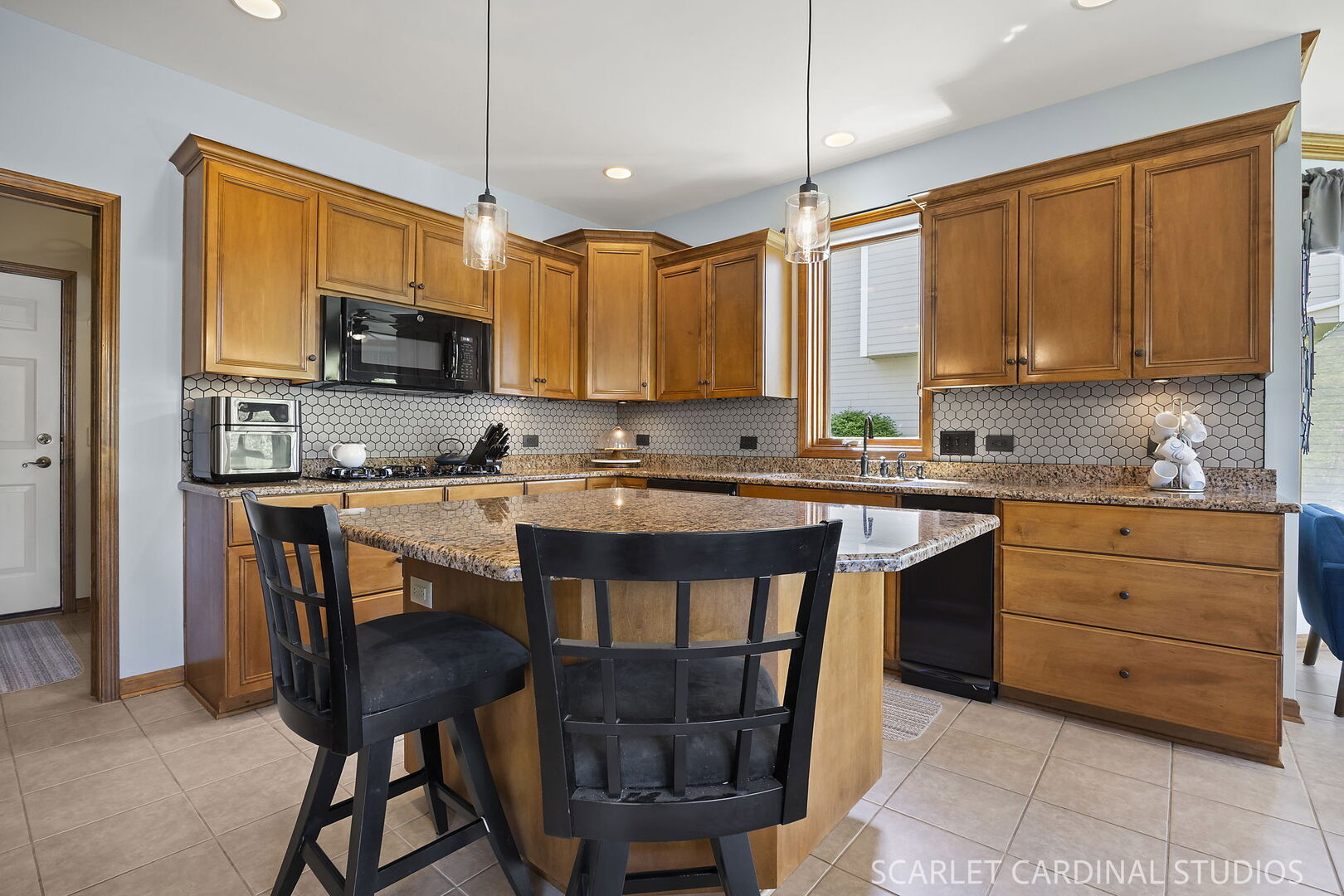 822 Farm Drive, West Chicago, IL 60185