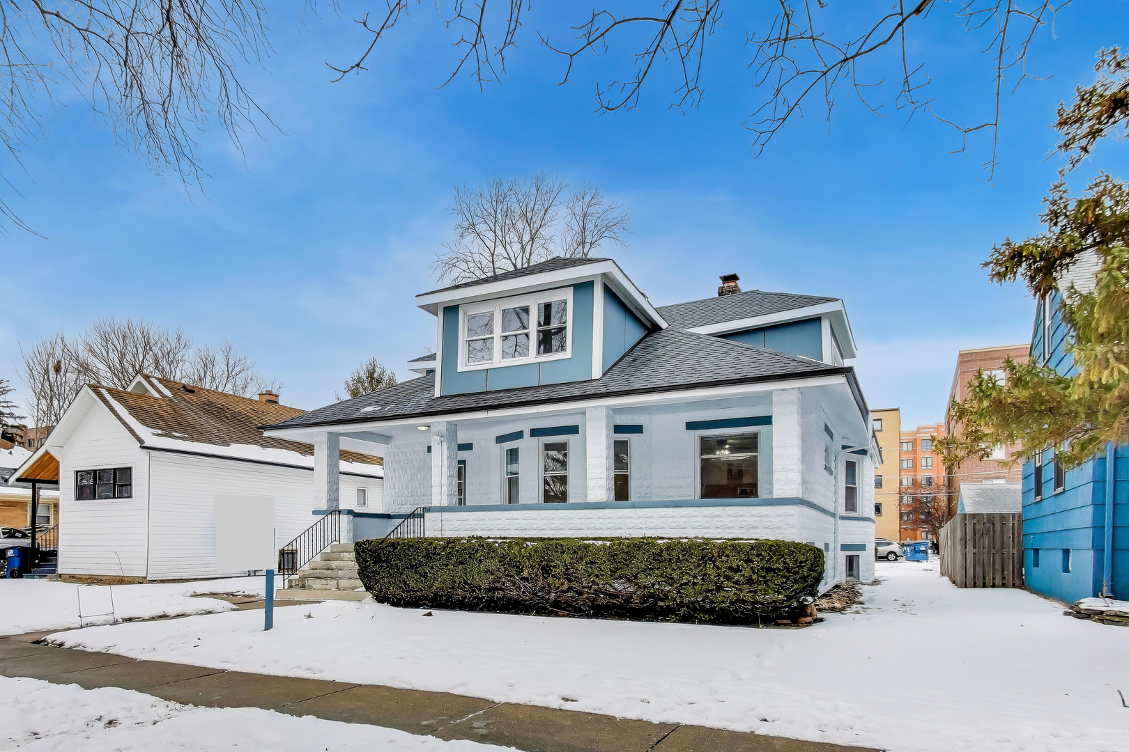 1638 Oakwood Avenue, Des Plaines, IL 60016