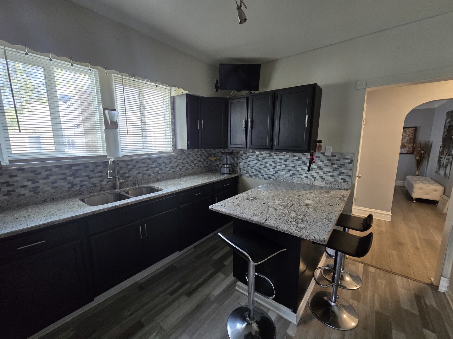 927 24th Avenue, Bellwood, IL 60104