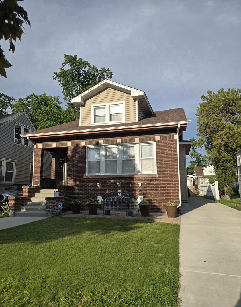 927 24th Avenue, Bellwood, IL 60104