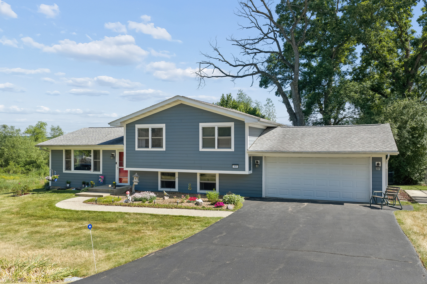 1625 Swallow Road, Twin Lakes, WI 53181