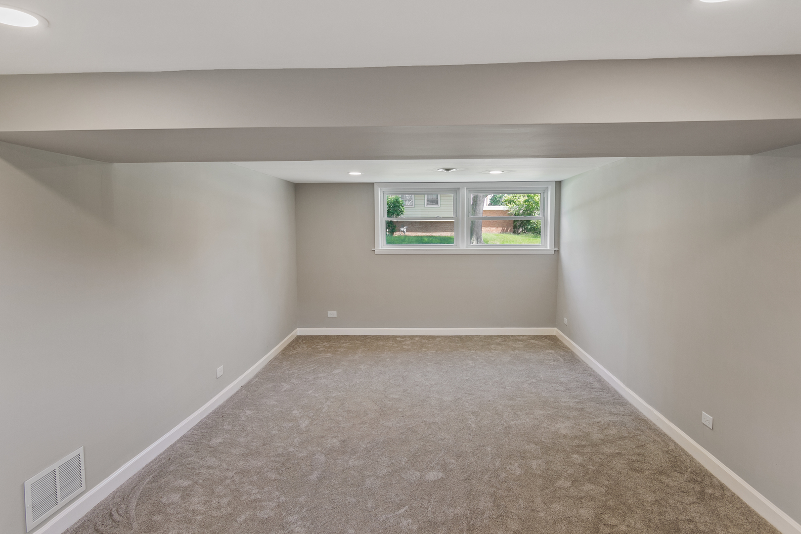 178 W Normandy Drive, Chicago Heights, IL 60411